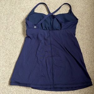 Lululemon sports bra, removable pads.